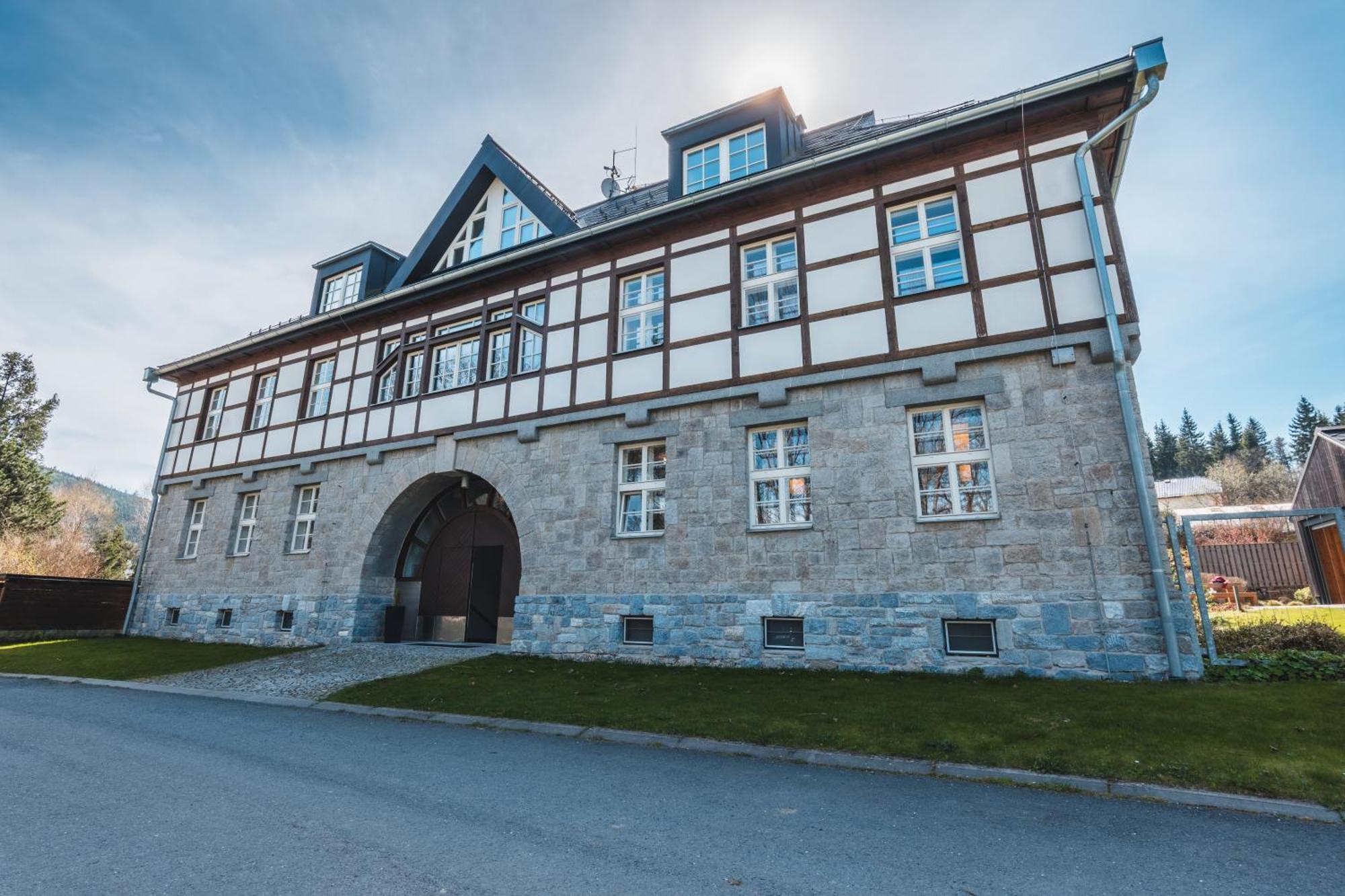 Theresian Apartment Ostruzna Exterior photo