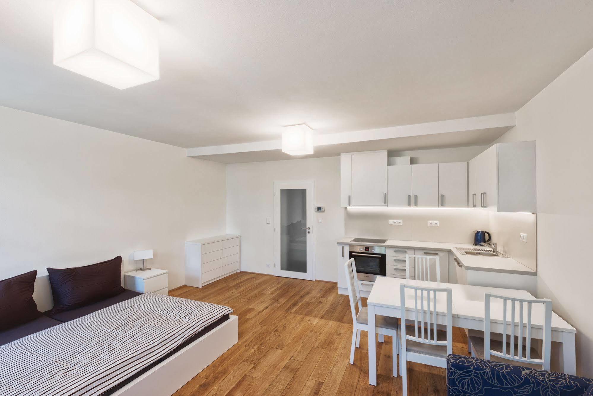 Theresian Apartment Ostruzna Exterior photo