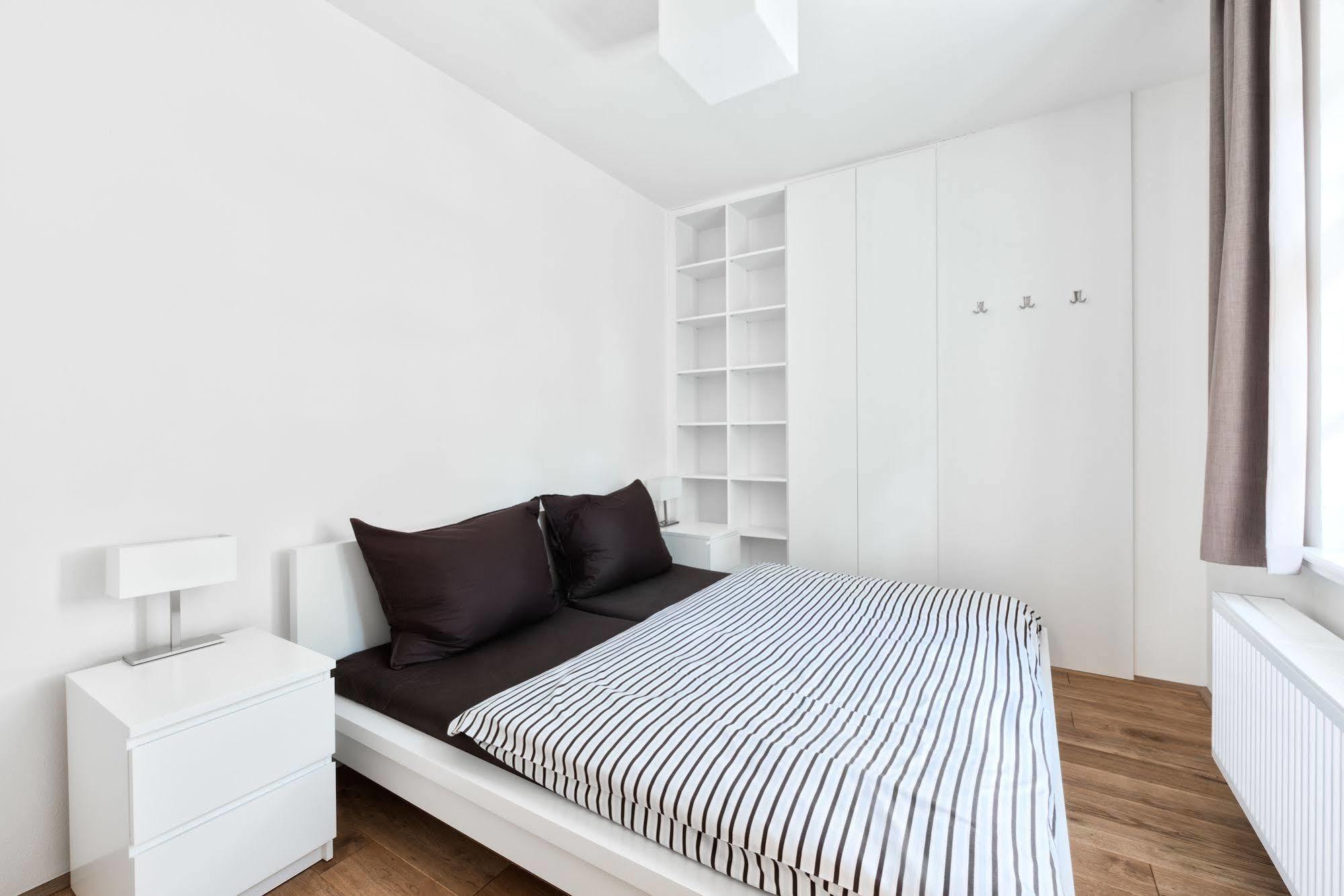 Theresian Apartment Ostruzna Exterior photo