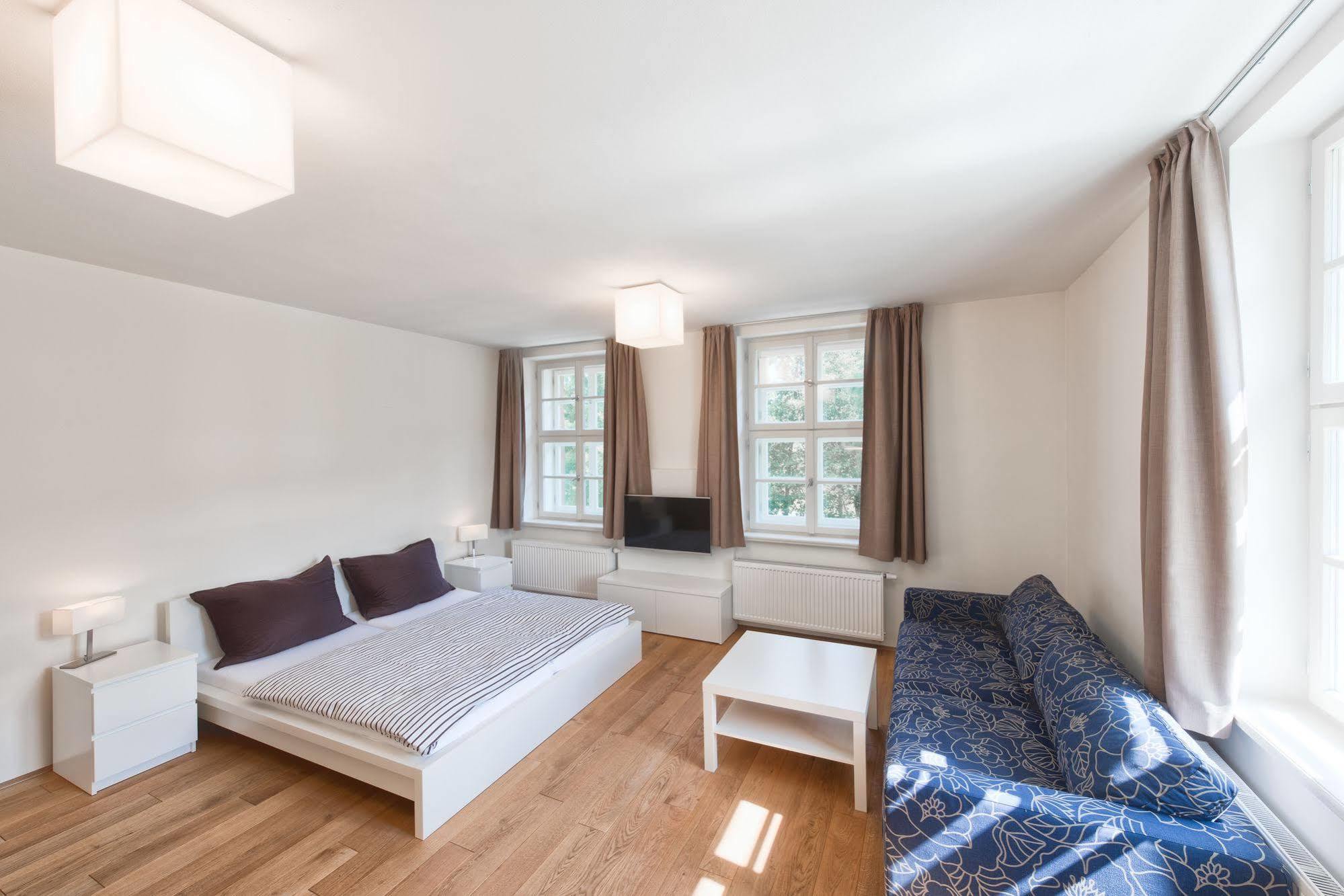 Theresian Apartment Ostruzna Exterior photo
