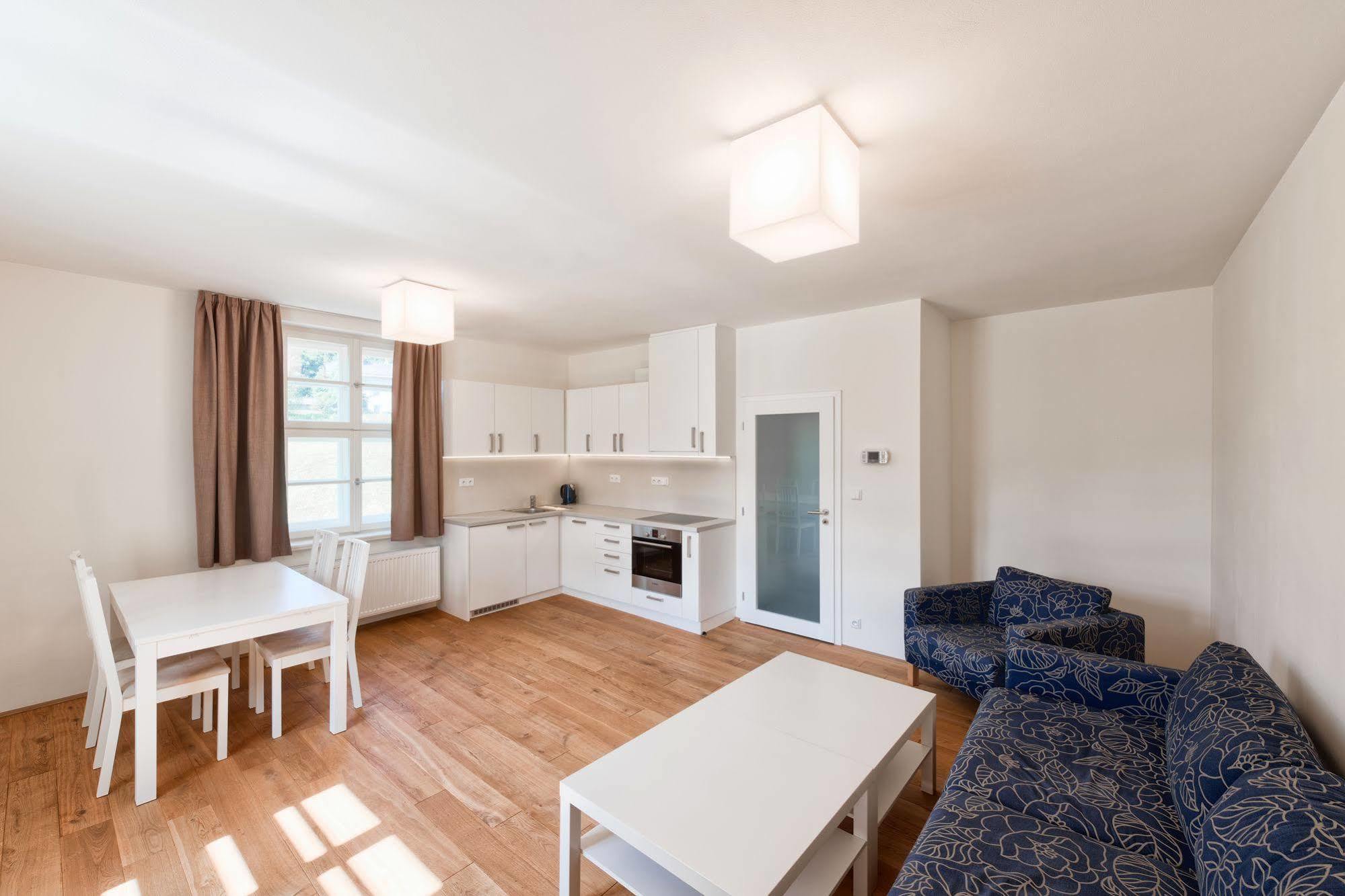 Theresian Apartment Ostruzna Exterior photo