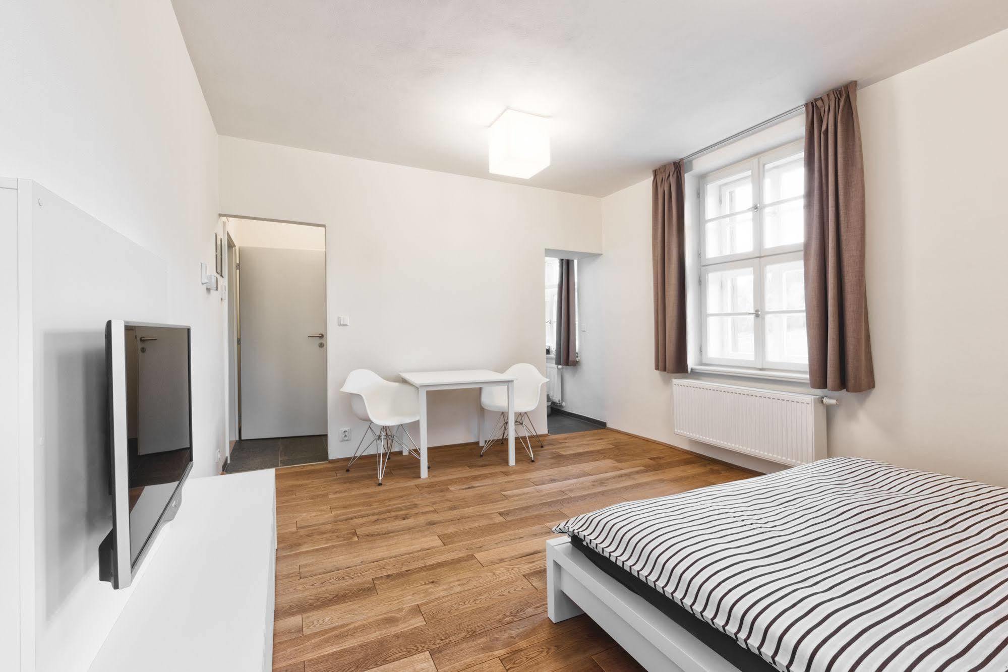 Theresian Apartment Ostruzna Exterior photo